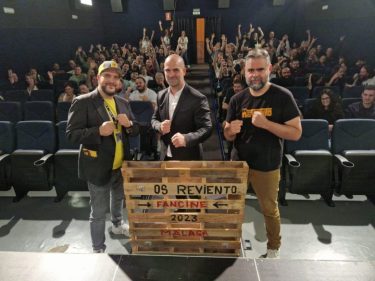 THE FILM CREW OF ‘OS REVIENTO’ TURNS THE ALBÉNIZ INTO A BOXING RING ON THE SCREENING AT THE NATIONAL FANTASTIC SECTION